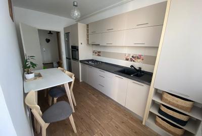 Apartament cu 2 camere decomandat în Central