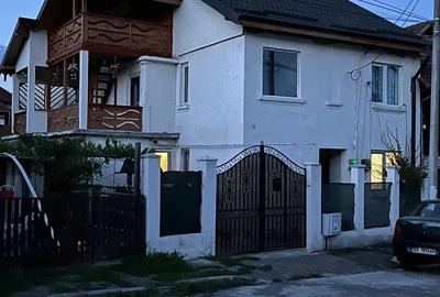 Casă în Central
