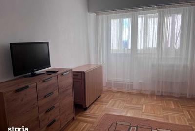 Garsonieră decomandată în Central