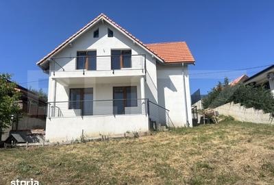 Casă cu 5 camere cu Teren 755 Mp în Chinteni