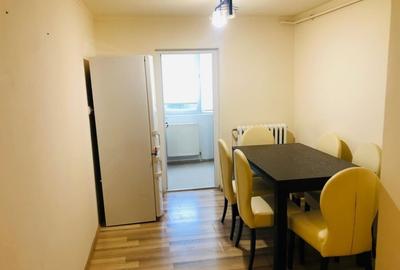 Apartament cu 2 camere decomandat, mobilat în Cetate
