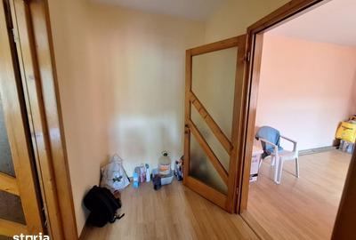 Apartament cu 3 camere semidecomandat în Letea - 1