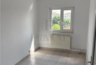 Apartament cu 3 camere decomandat în Lipovei - 2
