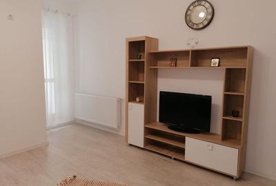 Garsonieră decomandată în Roșu