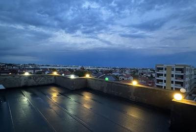 Apartament cu 3 camere decomandat în Palazu Mare