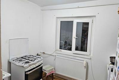 Apartament cu 3 camere decomandat în Apusului - 3