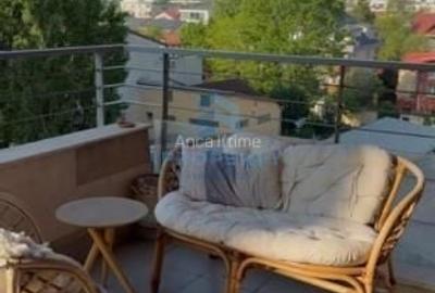 Apartament cu 3 camere în Tei