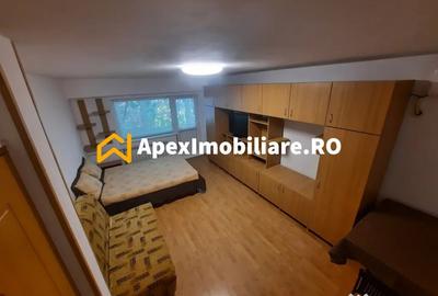 Garsonieră decomandată în Central