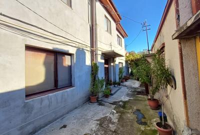Casă cu 6 camere cu Teren 430 Mp în Central - 1