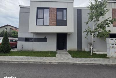 Casă cu 4 camere în Central