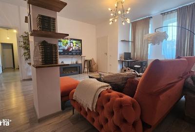 Apartament cu 4 camere decomandat în Titan