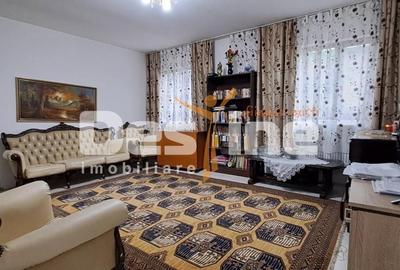 Casă cu 8 camere cu Teren 300 Mp în Ciurea