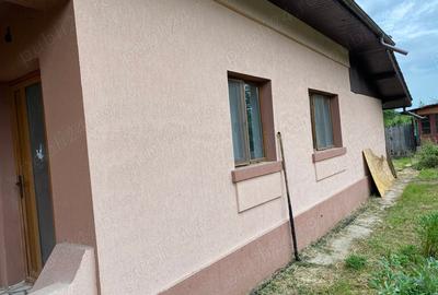 Casă cu 4 camere în Central - 2