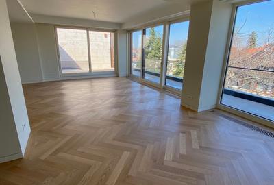 Apartament cu 3 camere decomandat, mobilat în Capitale - 1