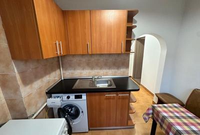 Garsonieră decomandată în Băneasa