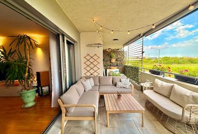 Apartament cu 4 camere semidecomandat, mobilat în Băneasa