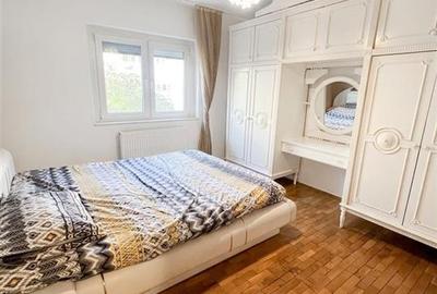Apartament cu 3 camere decomandat în Rogerius