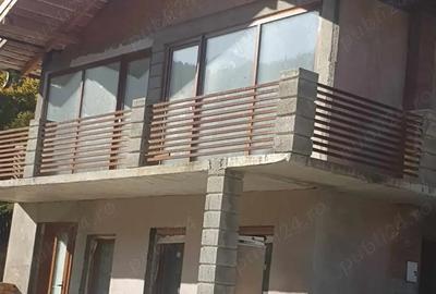 Casă cu 5 camere în Agăș - 1