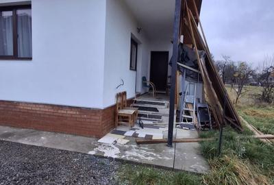 Casă cu 4 camere în Central