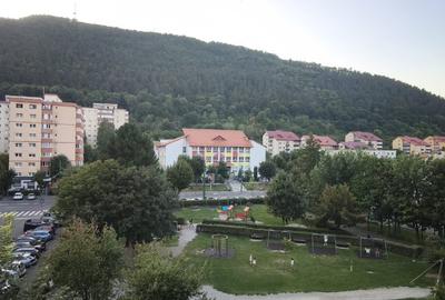 Apartament cu 2 camere decomandat, mobilat în Răcădău