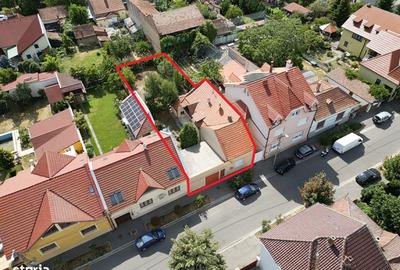 Casă cu 4 camere semidecomandat în Central