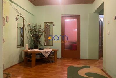 Apartament cu 4 camere decomandat în Central