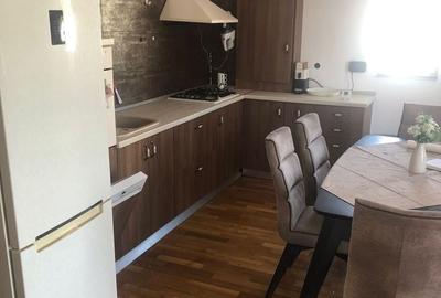 Apartament cu 3 camere semidecomandat în Central - 6