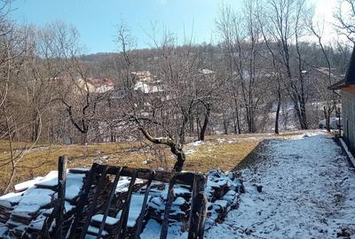 Teren de 1052 mp, în Central