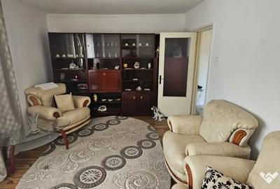 Apartament cu 2 camere decomandat în Poarta 6