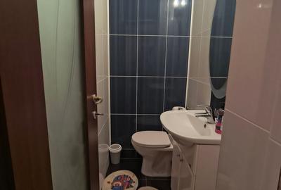 Apartament cu 3 camere decomandat în Faleza Nord