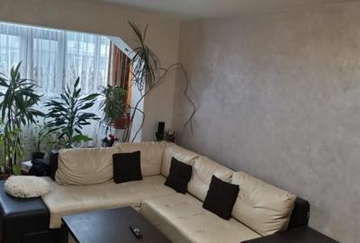 Apartament cu 3 camere decomandat, mobilat în Vest