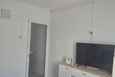 Apartament cu 3 camere semidecomandat în Central - 3