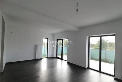 Casă cu 3 camere cu Teren 250 Mp în Ostratu - 1