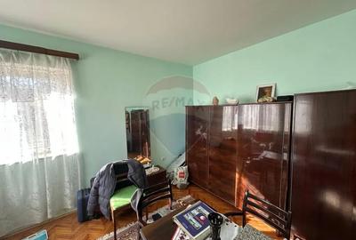 Casă cu 3 camere cu Teren 2500 Mp în Benesat