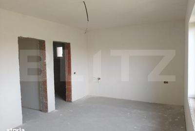 Casă cu 4 camere în Sântandrei