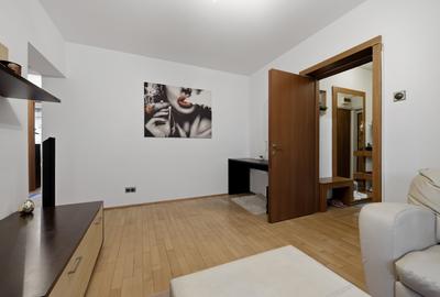 Apartament cu 3 camere semidecomandat, mobilat în Pajura - 3