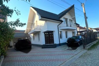 Casă cu 6 camere decomandat cu Teren 3000 Mp în Nord