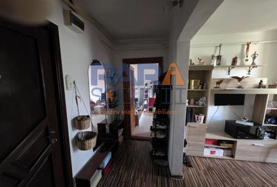 Apartament cu 2 camere decomandat, mobilat în Central