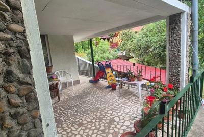 Casă cu 6 camere cu Teren 800 Mp în Marginea