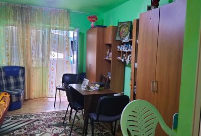 Apartament cu 4 camere decomandat în Central - 2
