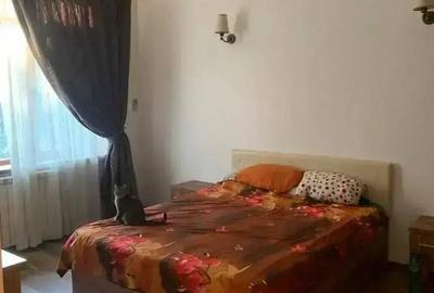 Apartament cu 3 camere, mobilat în Central - 1