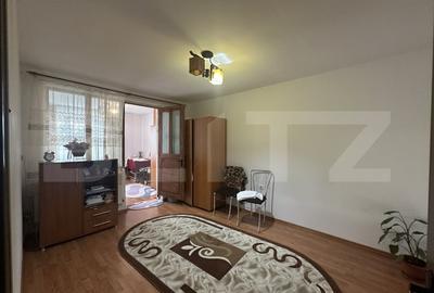 Apartament cu 2 camere semidecomandat, mobilat în Debarcader
