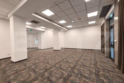 Spațiu comercial, de 100 mp, în Central