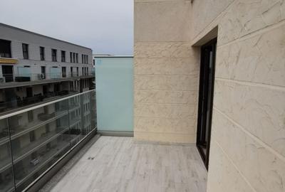 Apartament cu 3 camere în Drumul Taberei