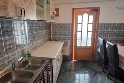 Apartament cu 3 camere decomandat în Obcini - 2
