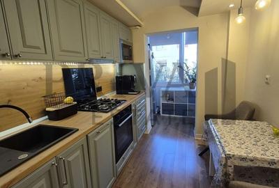 Apartament cu 3 camere decomandat, mobilat în Lipovei