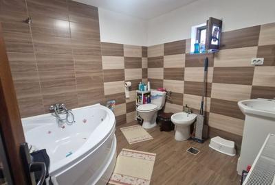 Casă cu 3 camere în Rotbav - 1