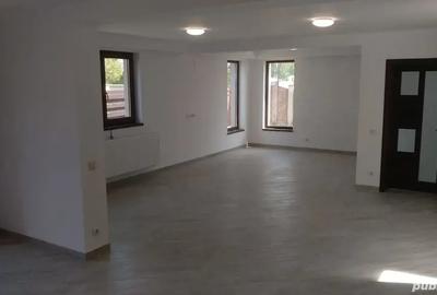 Casă cu 6 camere cu Teren 420 Mp în Poștei - Bucov - 2