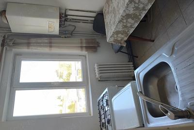 Apartament cu 2 camere decomandat în Nicolina