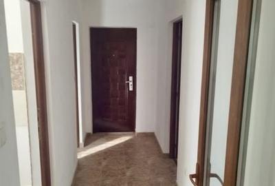 Casă cu 4 camere cu Teren 80 Mp în Priponești - 8